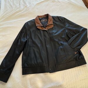 Men’s size 46 Remy bomber leather jacket, two shades of brown on colar